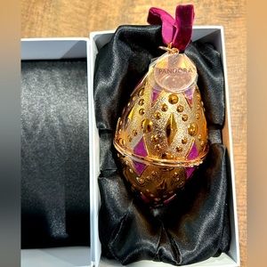 Pandora 2020 Charm Holder / Ornament